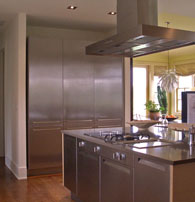 Following themes of that house in general, a radiating circular solution enabled maximum views and a unique spatial logic in Scottsdale (Fairway 8).